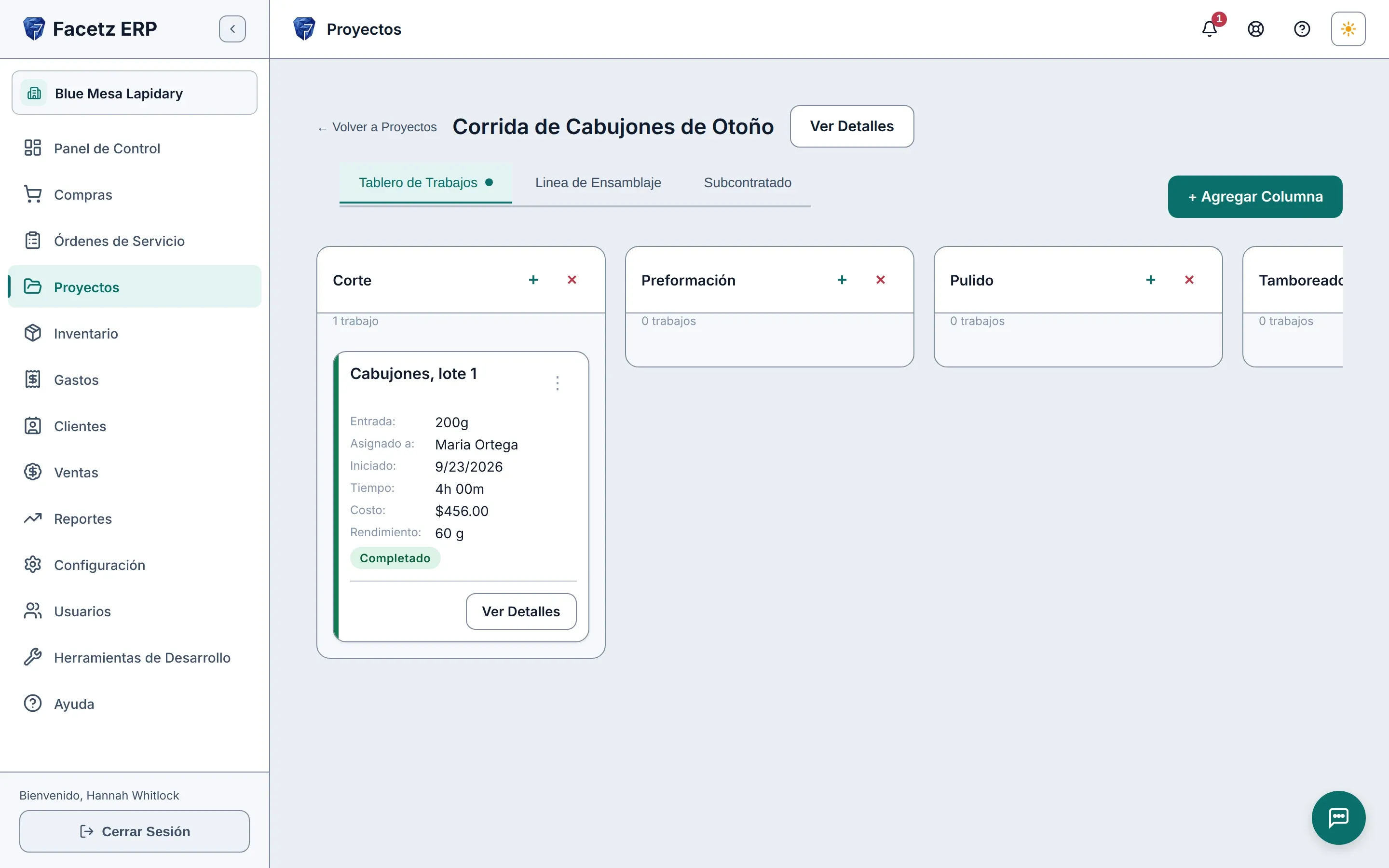 El tablero de trabajos de un proyecto: una columna por fase y la tarjeta del trabajo con su tallador, horas y rendimiento.