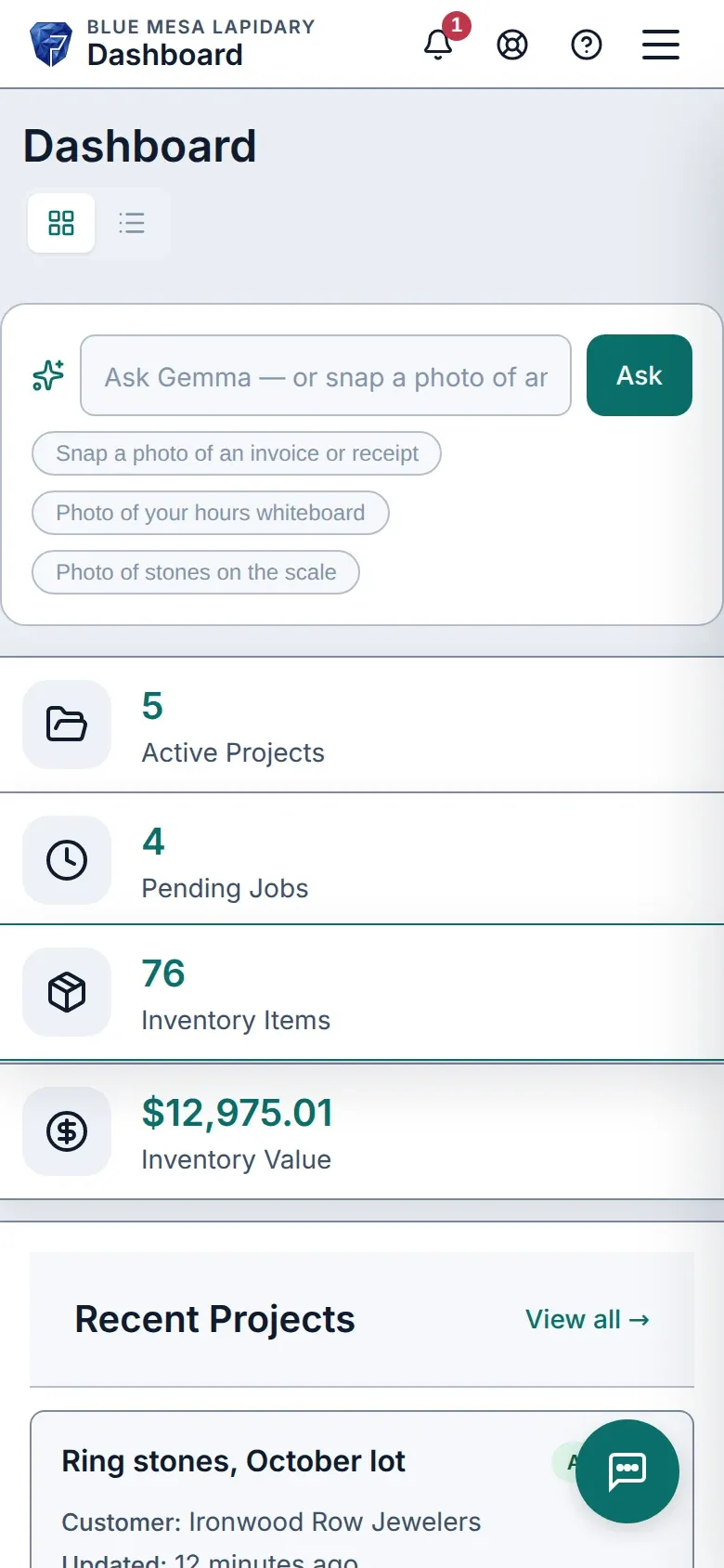La dashboard di Facetz su un telefono.